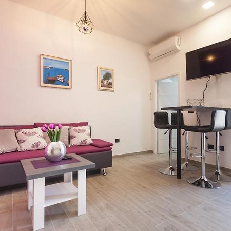 Apartment Toni Pula Buitenkant foto