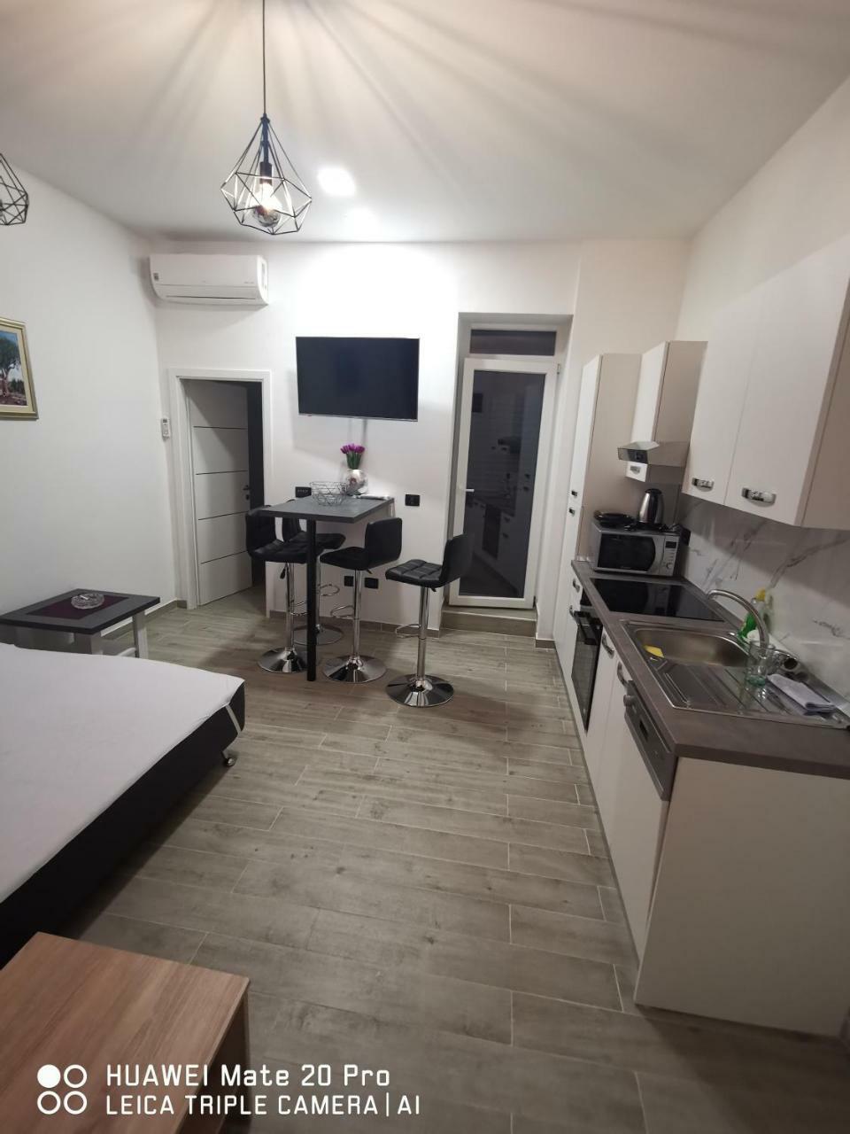 Apartment Toni Pula Buitenkant foto