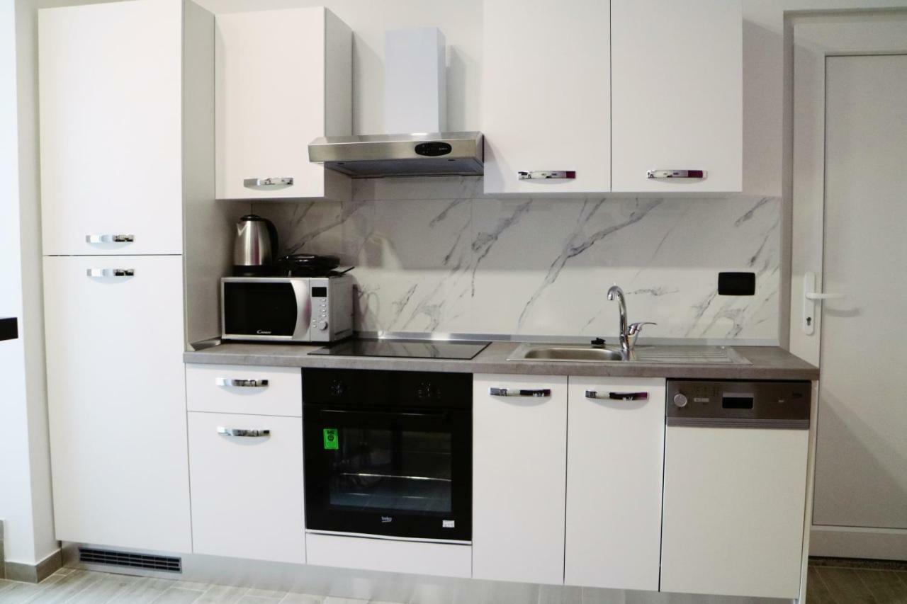 Apartment Toni Pula Buitenkant foto